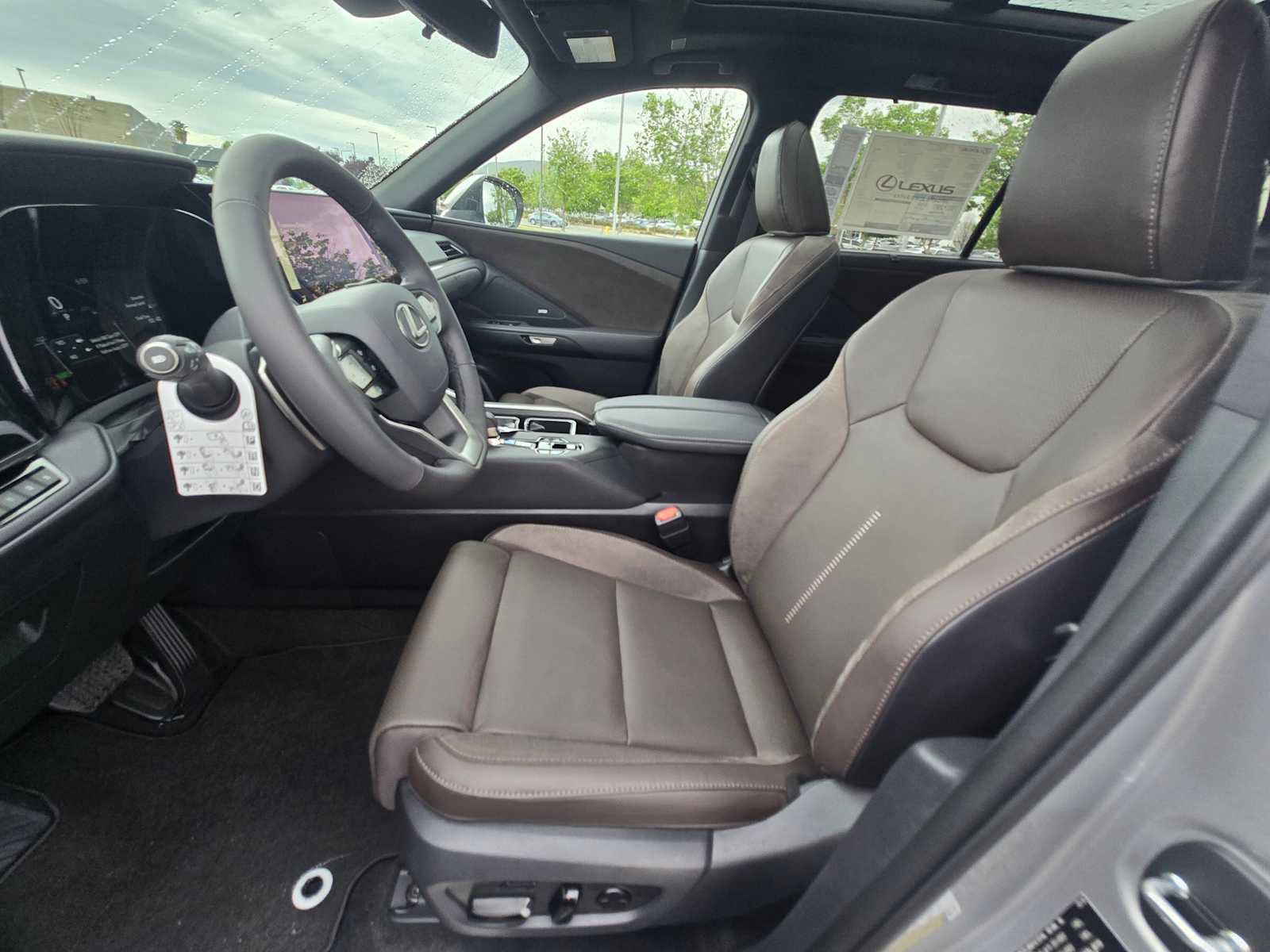 New 2026 Lexus TX 550h AWD Plug-In Hybrid image 24