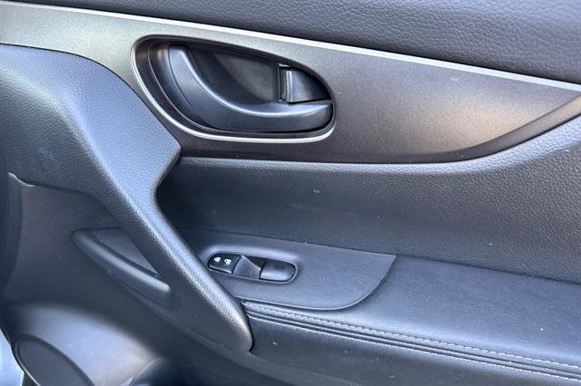 Used 2019 Nissan Rogue Sport S w/ Appearance Package image 19