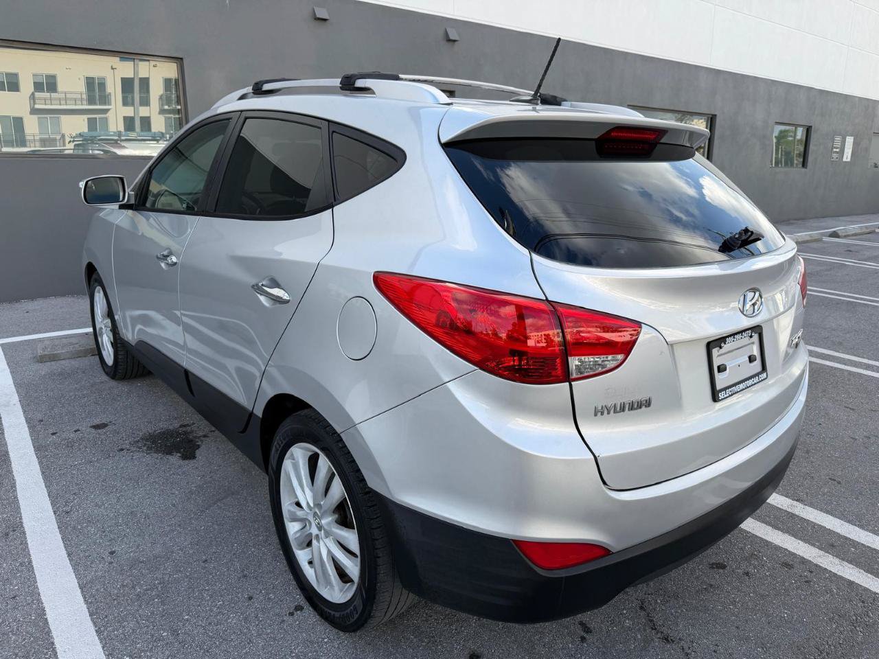 Used 2012 Hyundai Tucson Limited FWD image 4