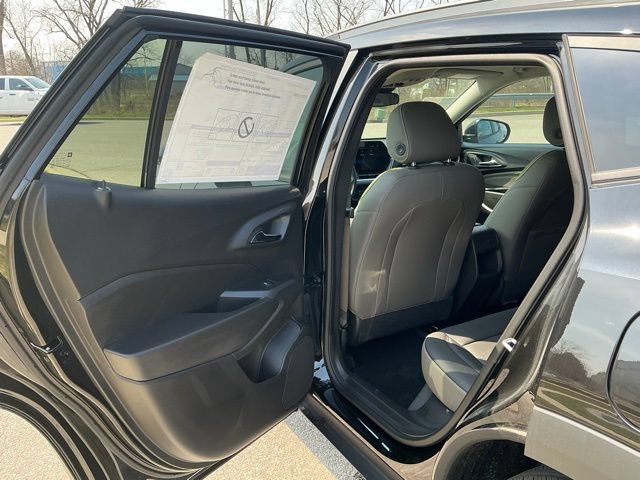 New 2026 Chevrolet Trax ACTIV w/ Sunroof Package FWD image 15