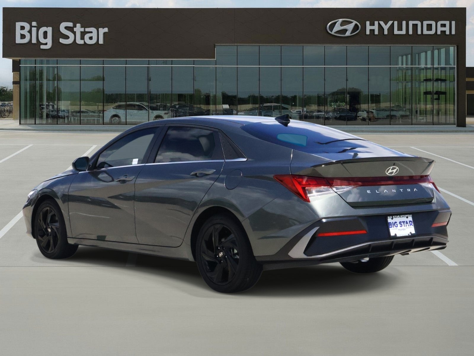 Used 2026 Hyundai Elantra SEL Sport Premium FWD image 3