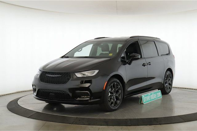 New 2026 Chrysler Pacifica Select w/ S Appearance Package image 10