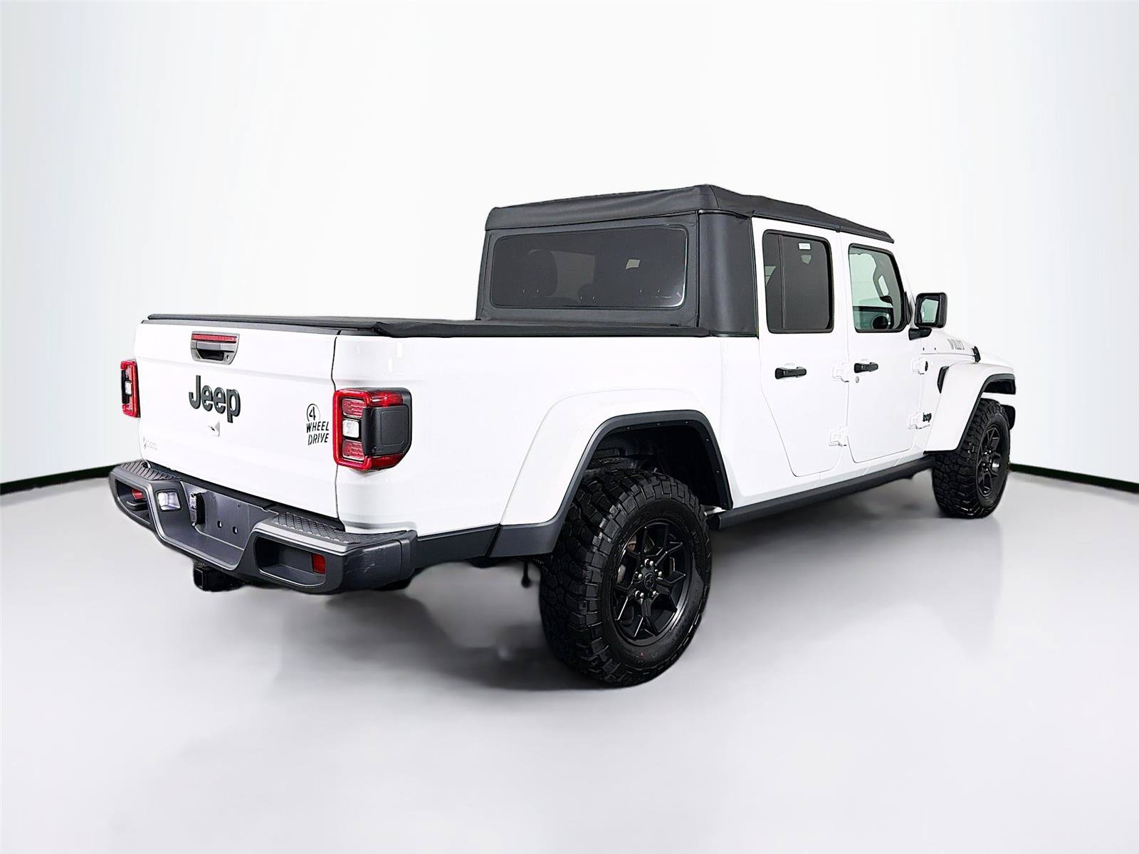 Used 2025 Jeep Gladiator Sport AWD/4WD image 11