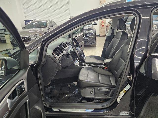 Used 2018 Volkswagen Golf Alltrack S image 32