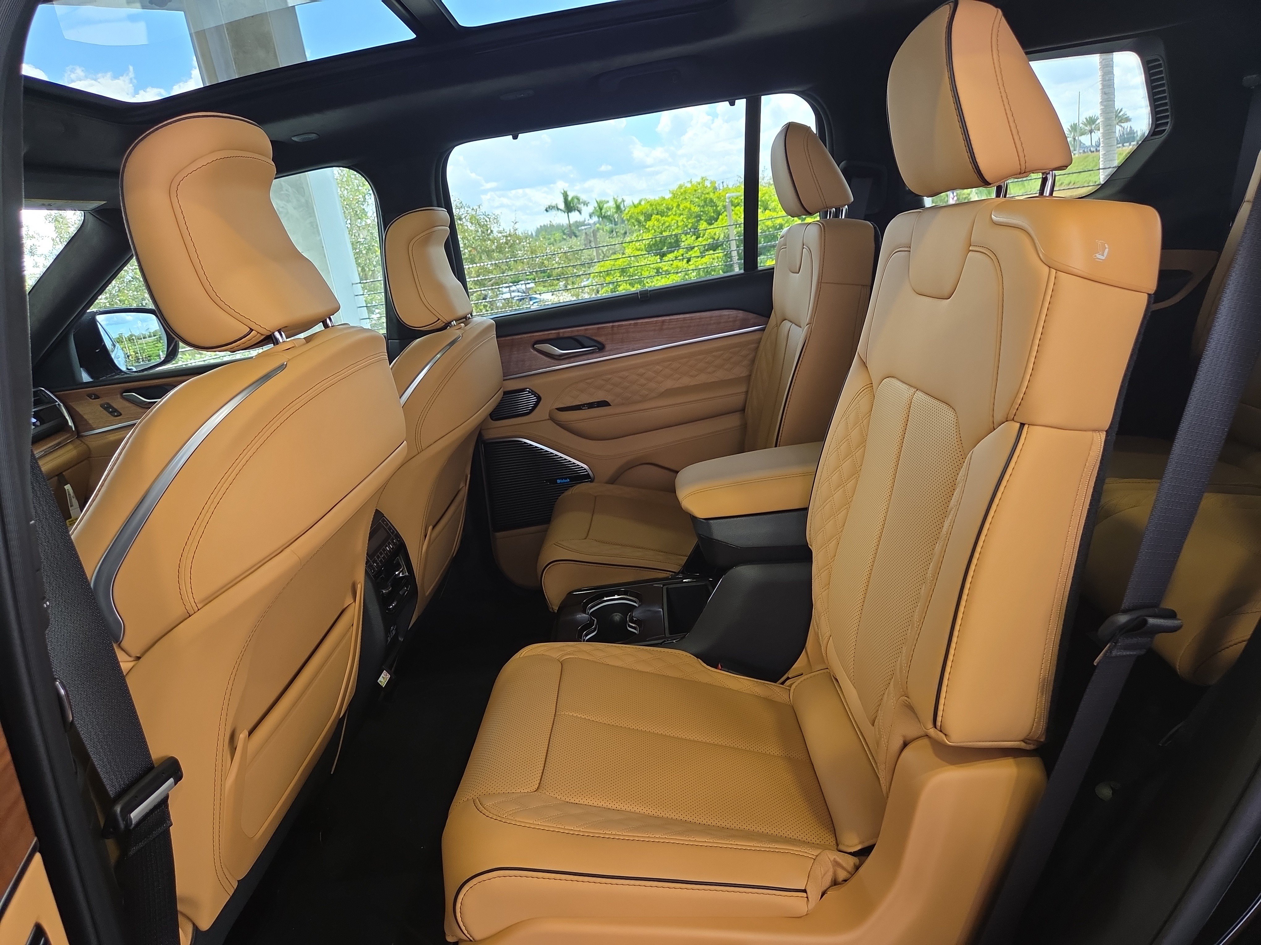 New 2025 Jeep Grand Cherokee L Summit AWD/4WD image 15