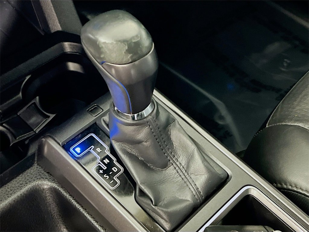 Certified 2022 Toyota Tacoma TRD Off-Road image 16