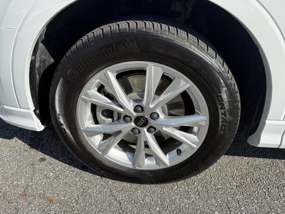 Certified 2025 Audi Q3 2.0T Premium Plus w/ Premium Plus Package image 27