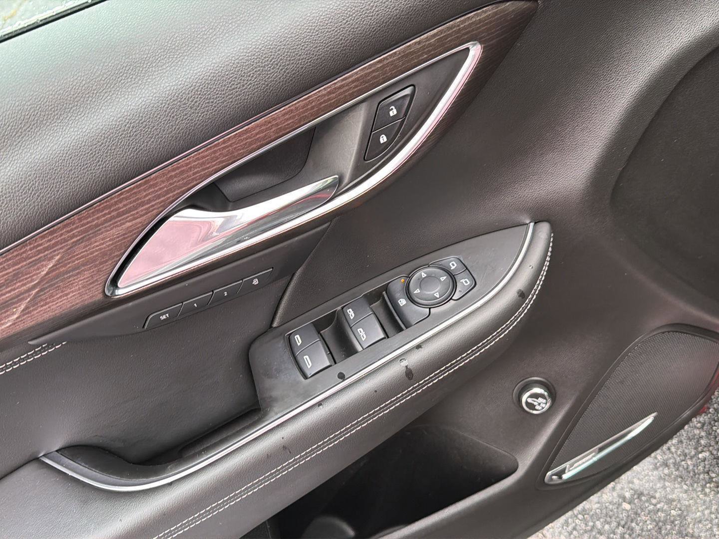 Used 2023 Buick Envision Avenir FWD image 34