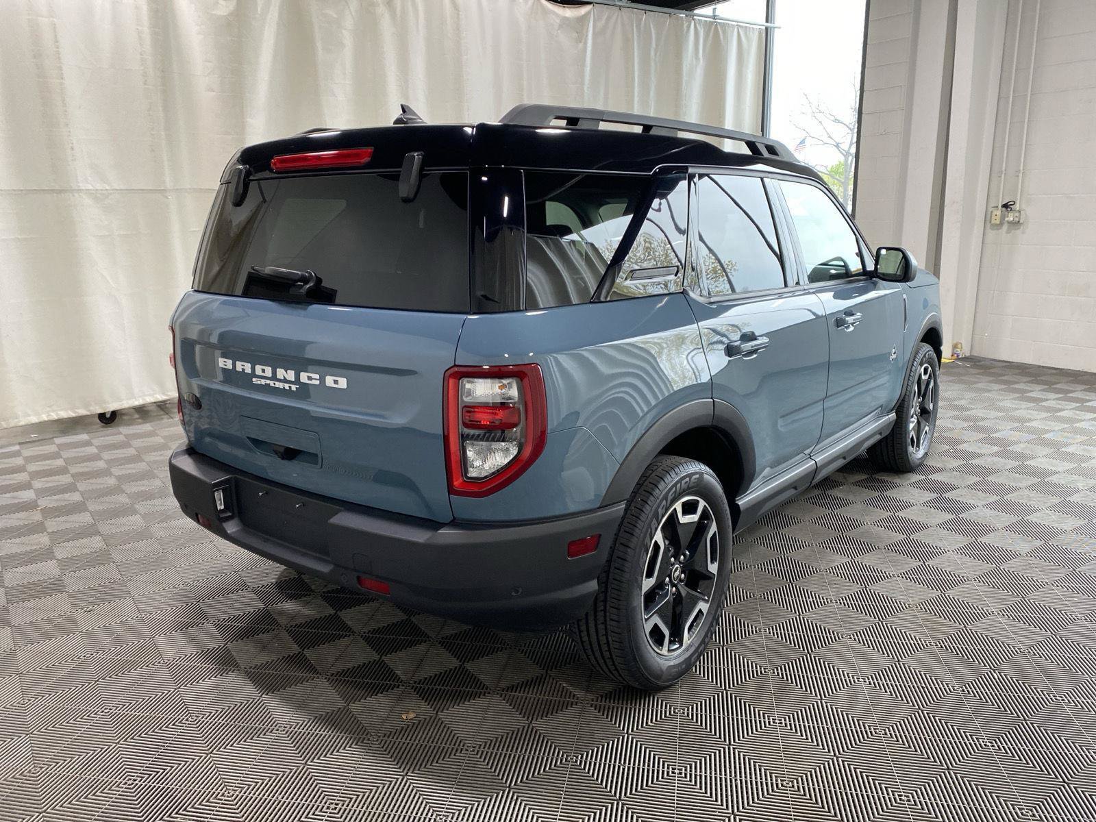 Used 2022 Ford Bronco Sport Outer Banks w/ Tech Package AWD/4WD image 7