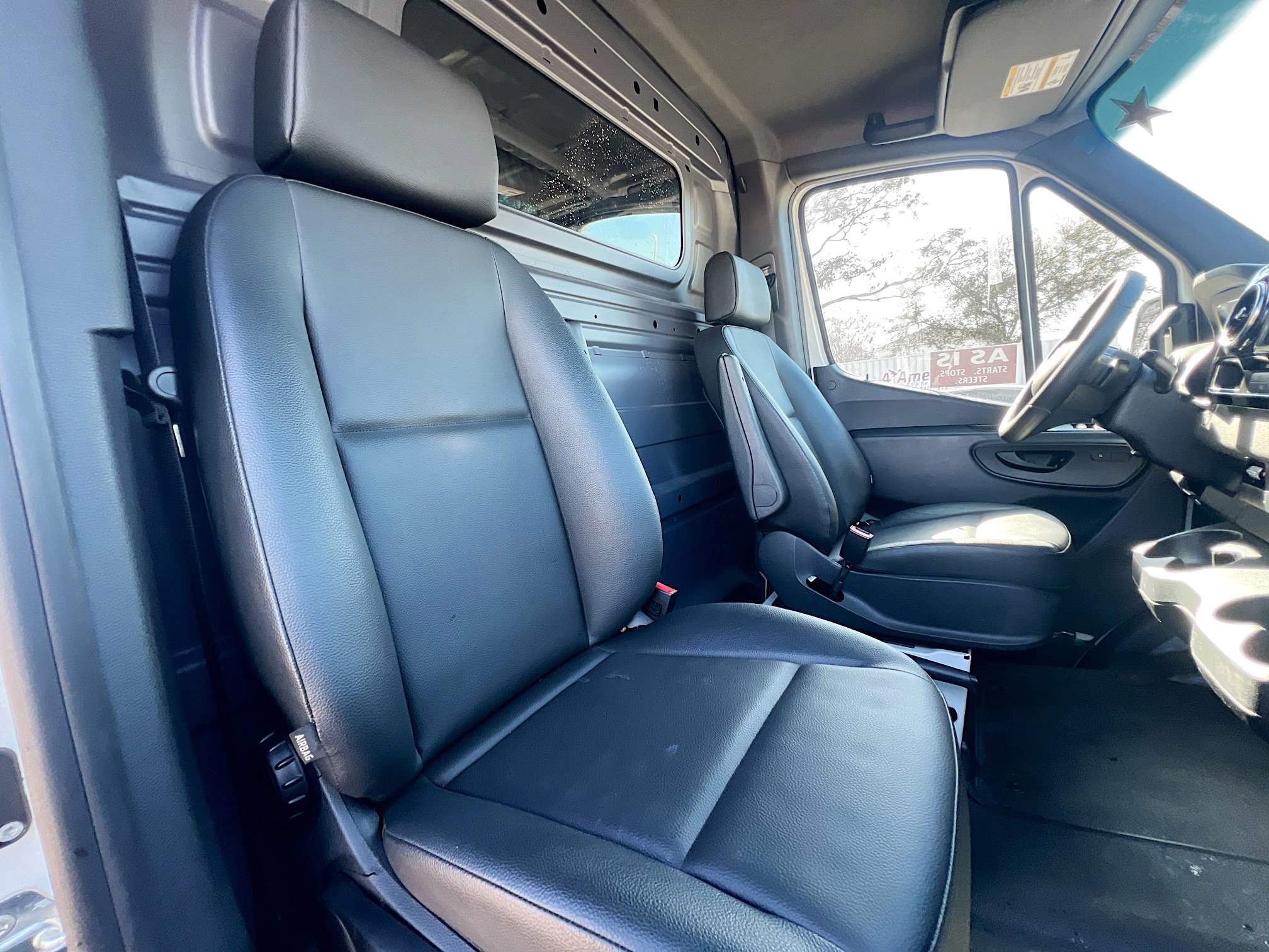 Used 2025 Mercedes-Benz Sprinter 2500 image 30