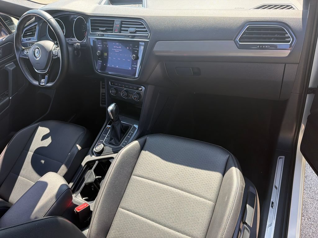 Certified 2020 Volkswagen Tiguan SE R-Line AWD/4WD image 27