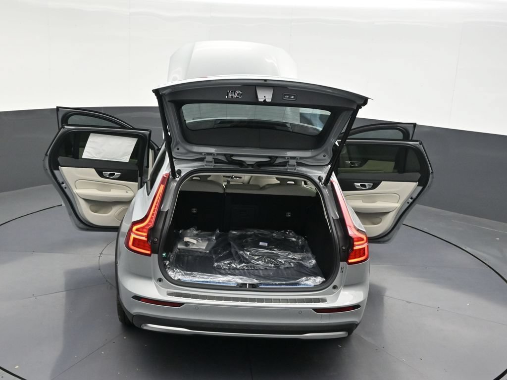 New 2026 Volvo V60 B5 Cross Country Plus w/ Protection Package Premier AWD/4WD image 34