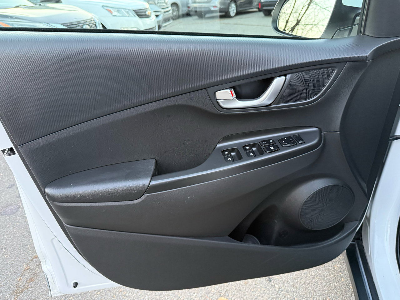 Used 2023 Hyundai Kona SEL image 11