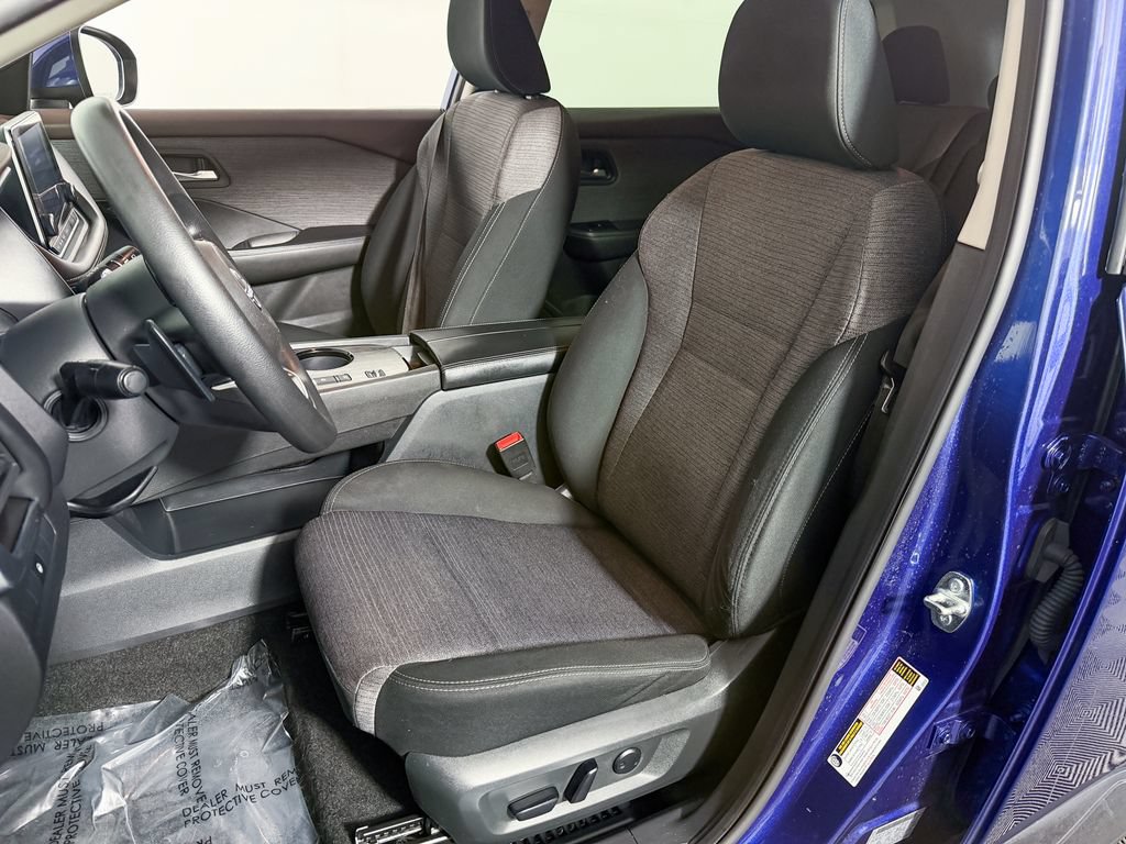 Certified 2023 Nissan Rogue SV FWD image 17