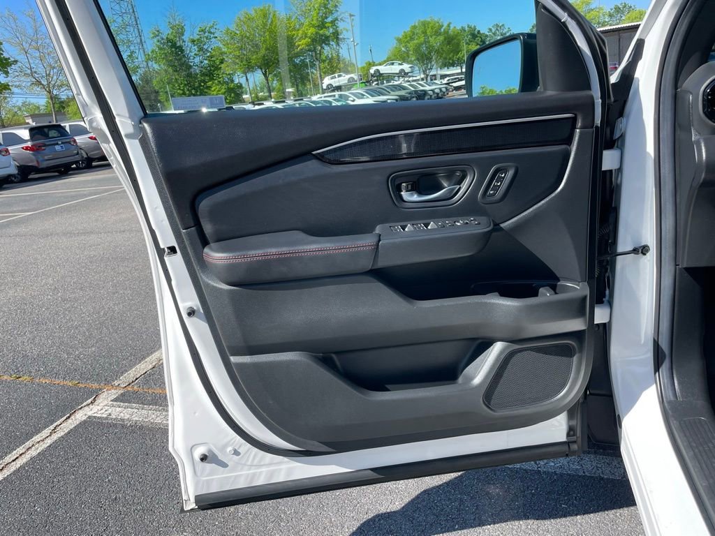 Certified 2025 Honda Pilot Black Edition image 26