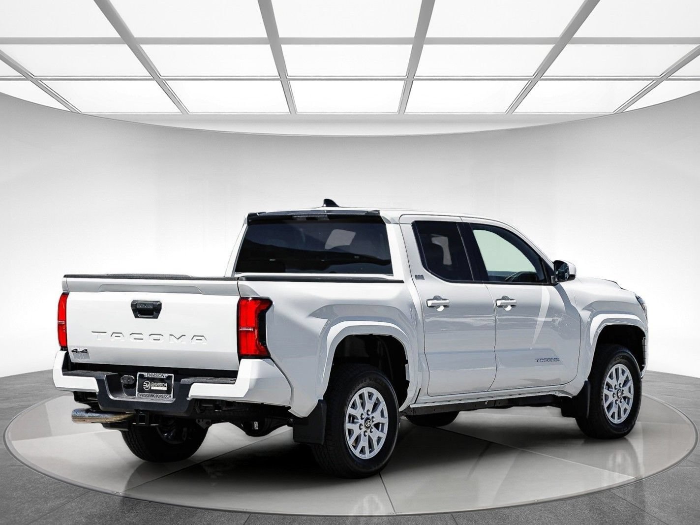 Used 2026 Toyota Tacoma SR5 AWD/4WD image 5