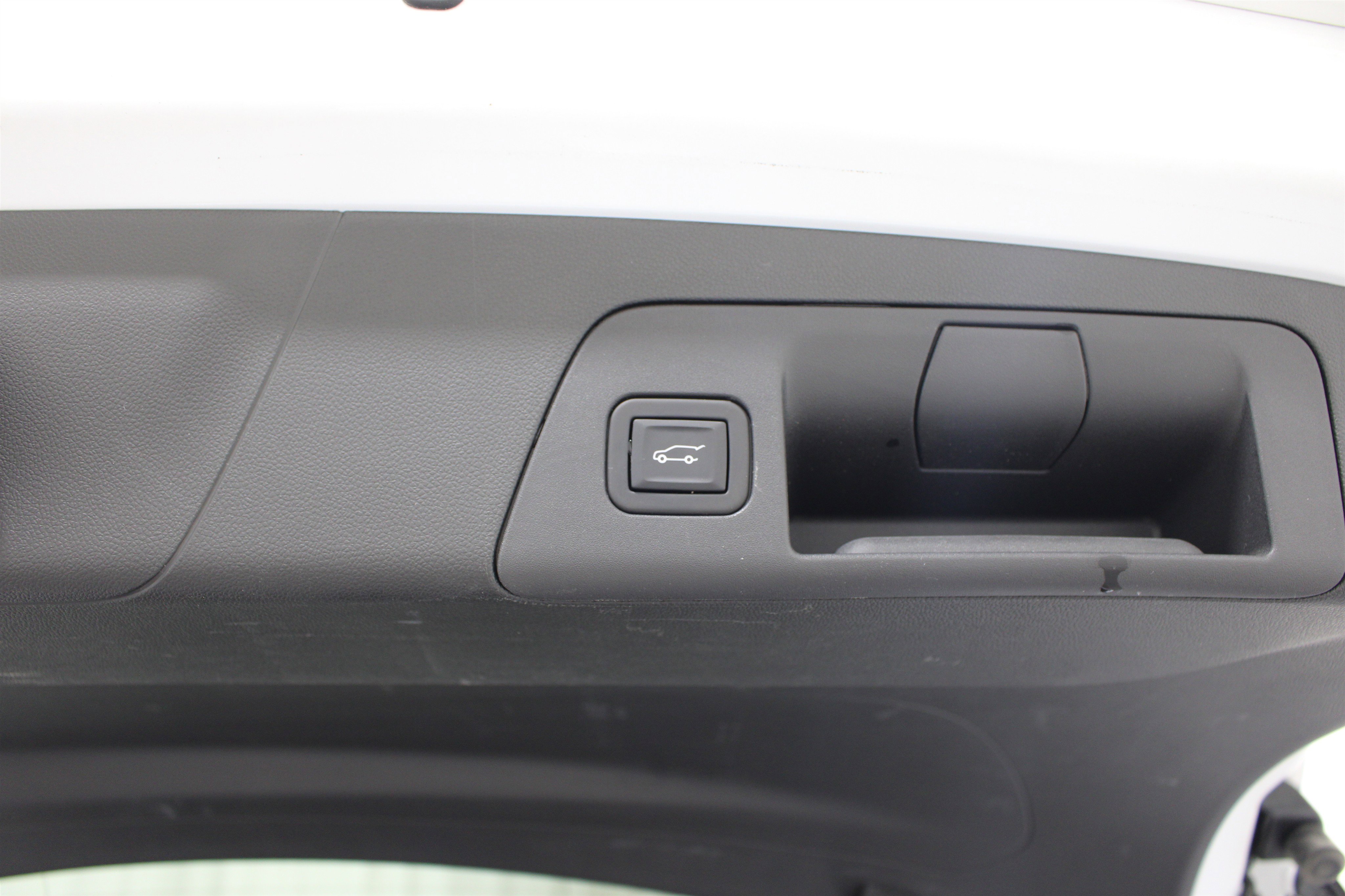 Used 2022 Buick Envision Essence w/ Technology Package II image 22