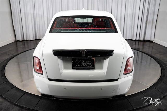 Used 2024 Rolls-Royce Phantom Sedan RWD image 16