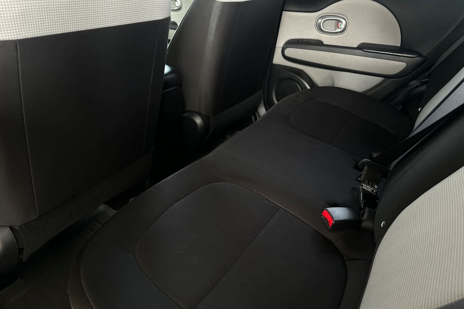 Used 2015 Kia Soul FWD image 4