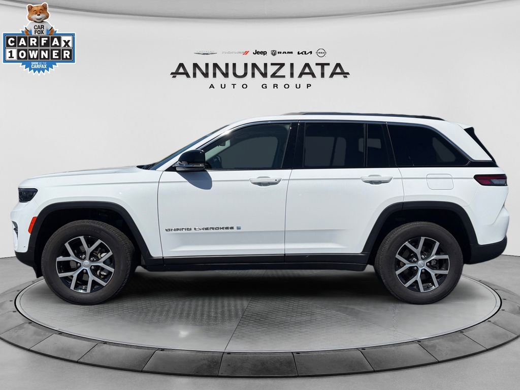 Used 2023 Jeep Grand Cherokee Limited w/ Luxury Tech Group II AWD/4WD image 2