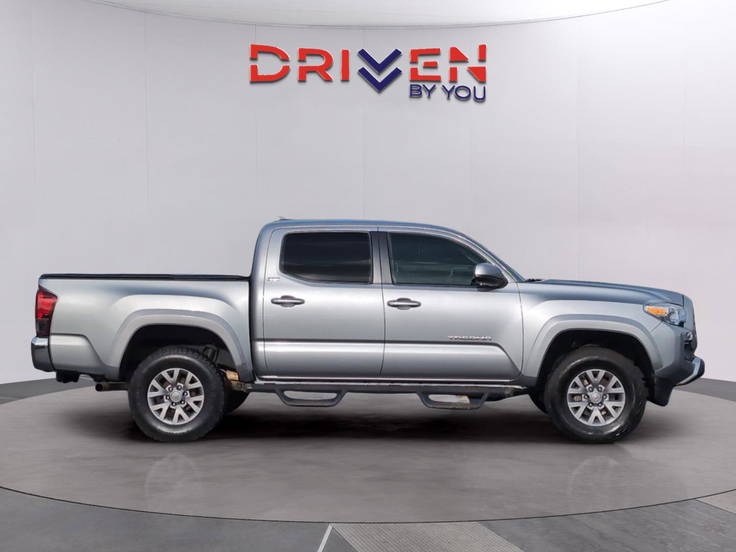 Used 2019 Toyota Tacoma SR5 RWD image 7