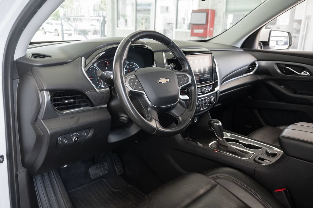 Used 2020 Chevrolet Traverse Premier w/ LPO, Cargo Package FWD image 18