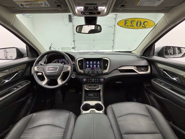 Used 2023 GMC Terrain Denali w/ Denali Premium Package image 3