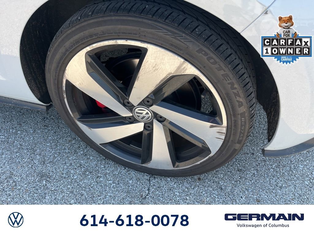 Used 2018 Volkswagen GTI SE FWD image 19