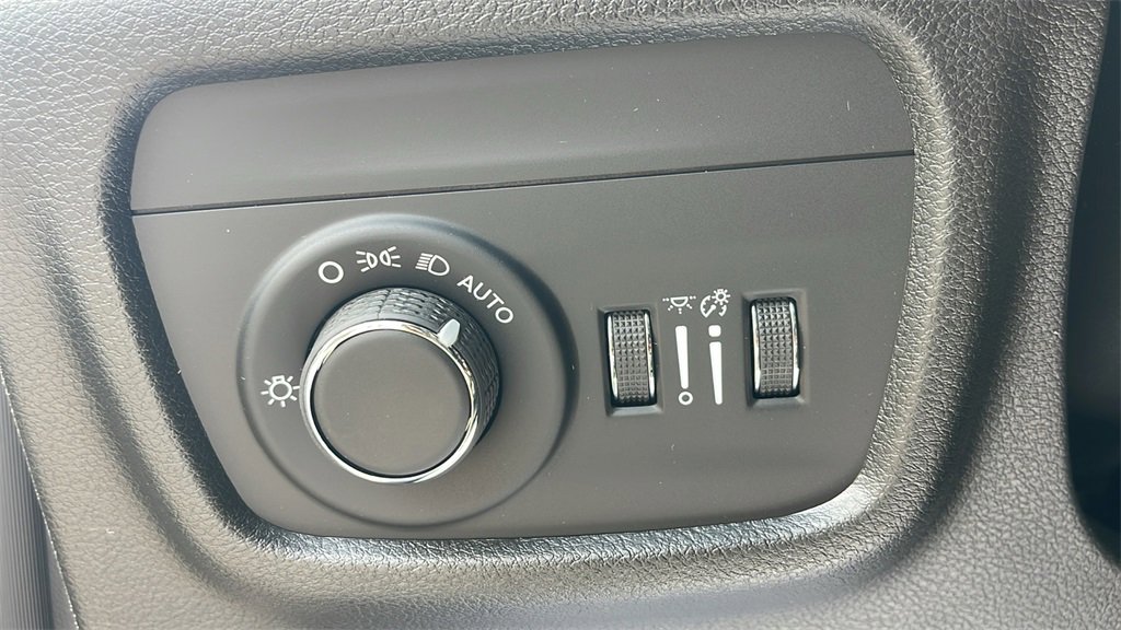 New 2025 Jeep Grand Cherokee L Laredo image 21