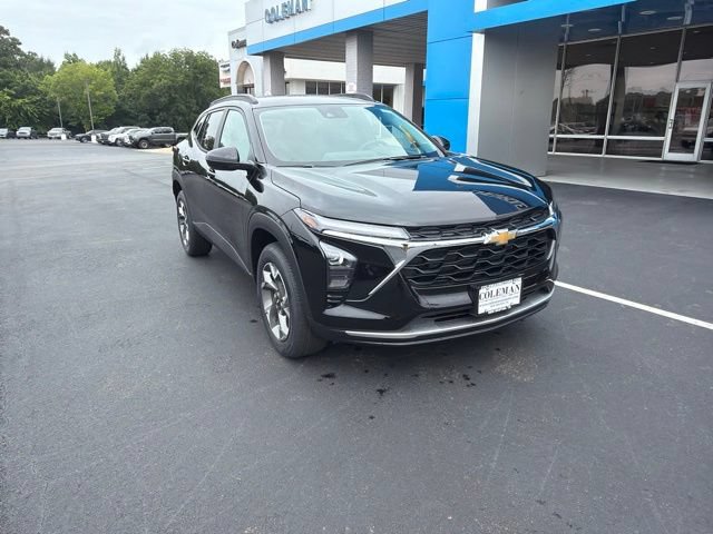 New 2026 Chevrolet Trax LT w/ LT Convenience Package FWD image 2