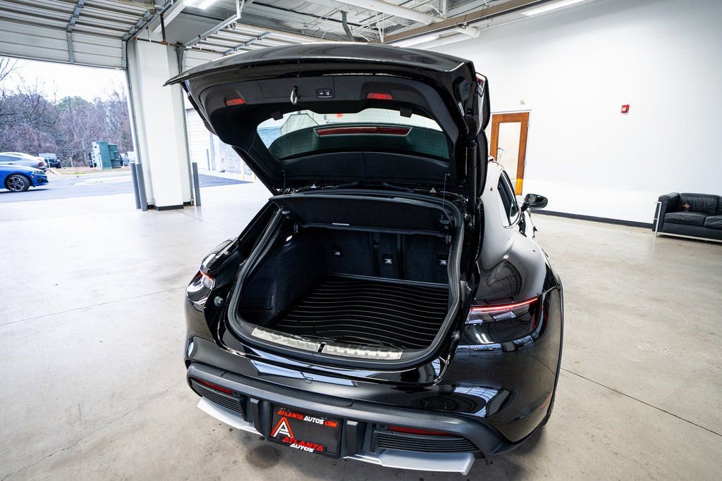 Used 2024 Porsche Taycan 4S w/ Premium Package image 51