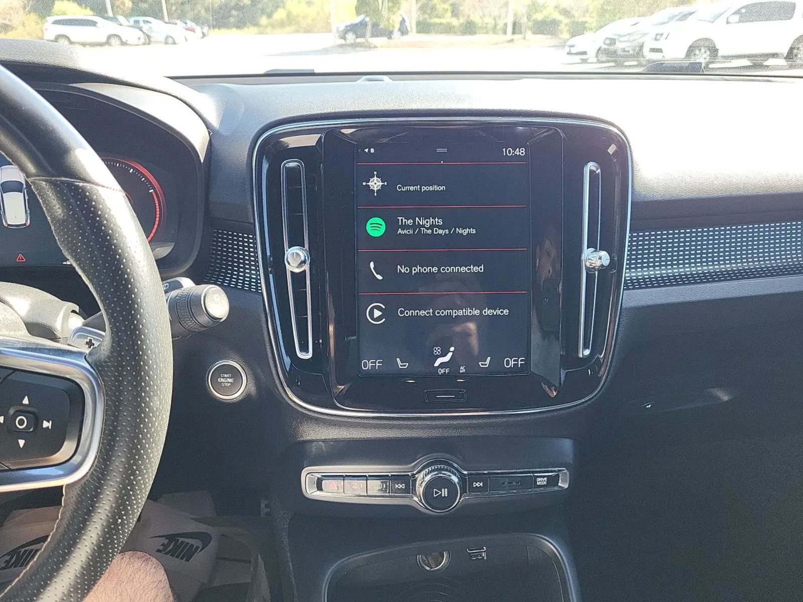 Used 2019 Volvo XC40 T4 R-Design image 15