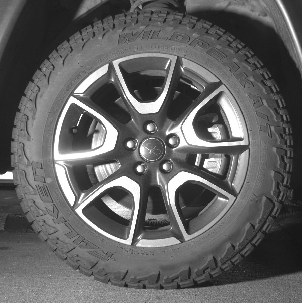 Used 2025 Jeep Compass Trailhawk image 13