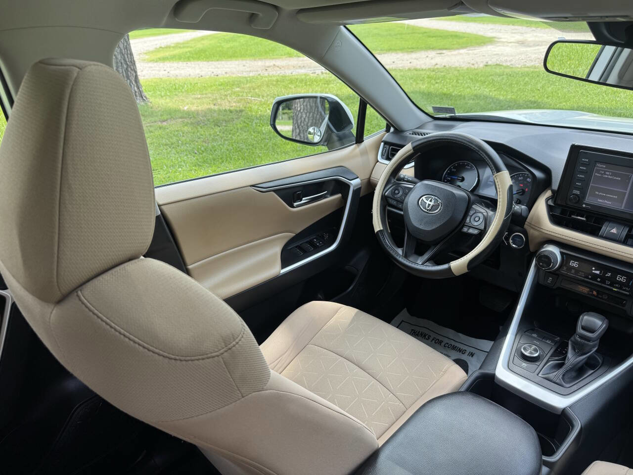 Used 2022 Toyota RAV4 XLE image 16