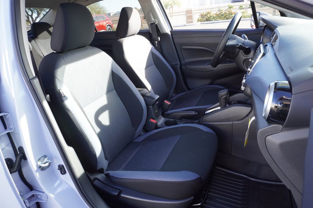 New 2025 Nissan Versa SV w/ Trunk Package FWD image 12