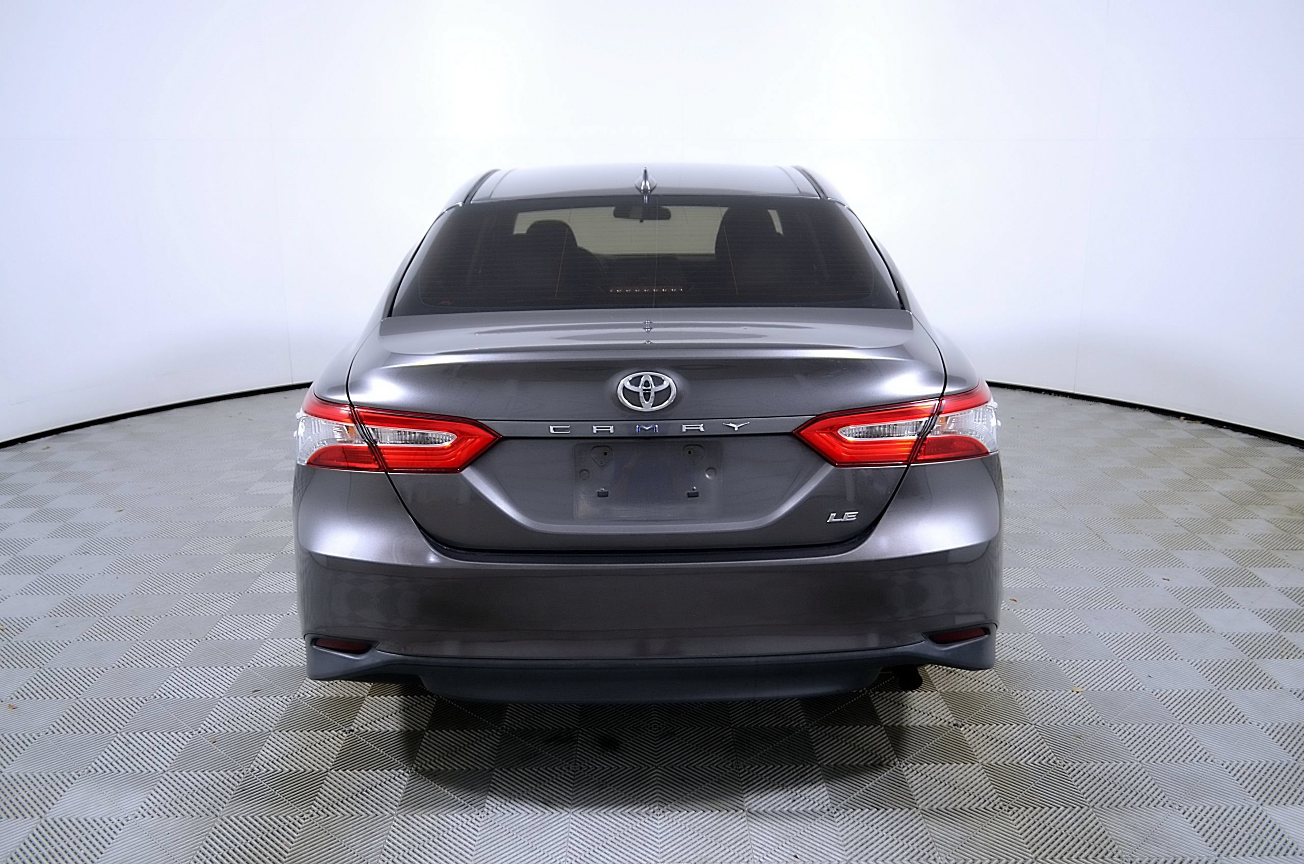 Used 2020 Toyota Camry LE FWD image 8