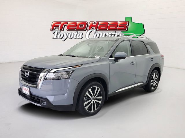 Used 2023 Nissan Pathfinder Platinum AWD/4WD image 1
