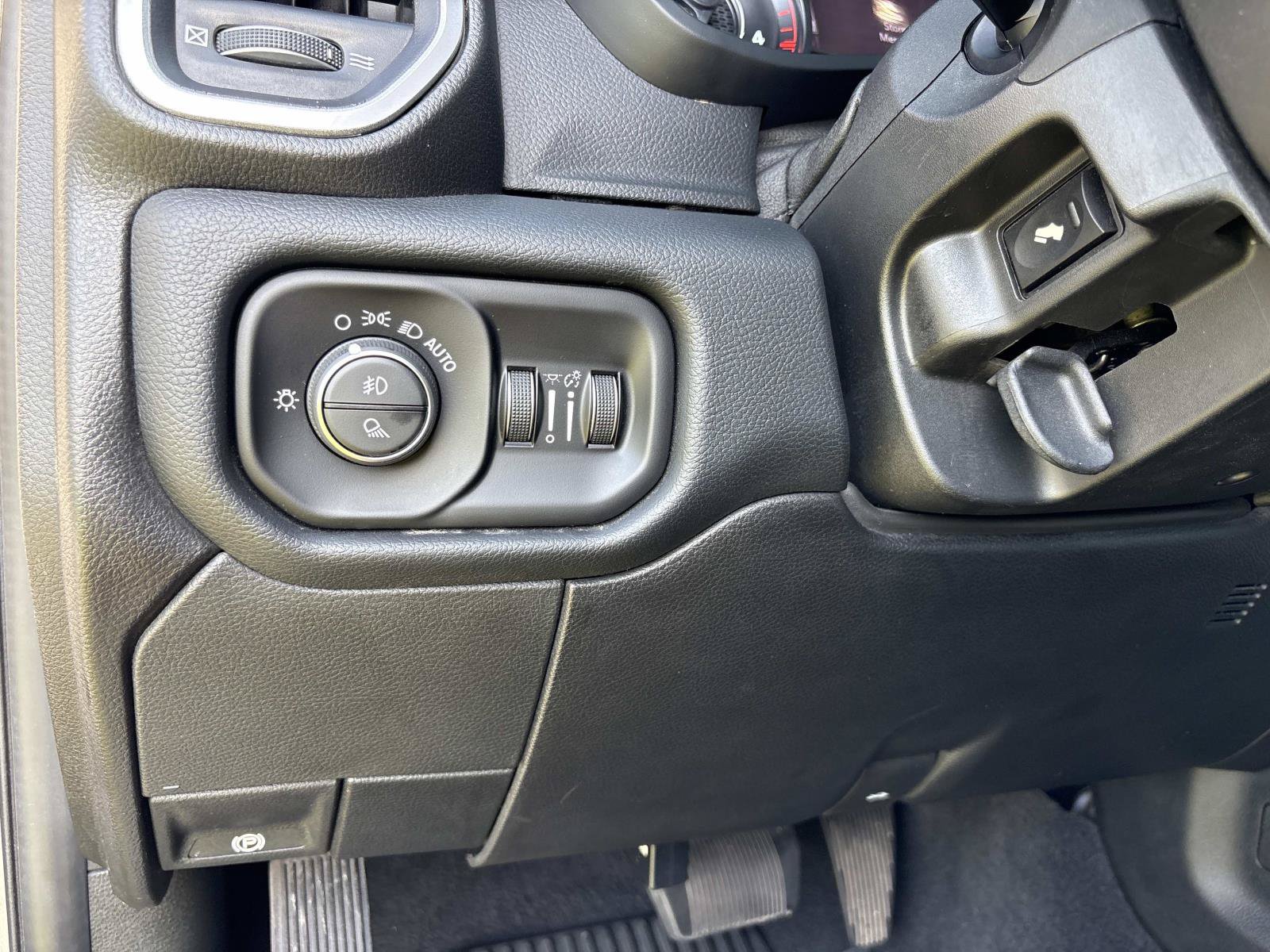 Used 2019 RAM 2500 Laramie AWD/4WD image 33