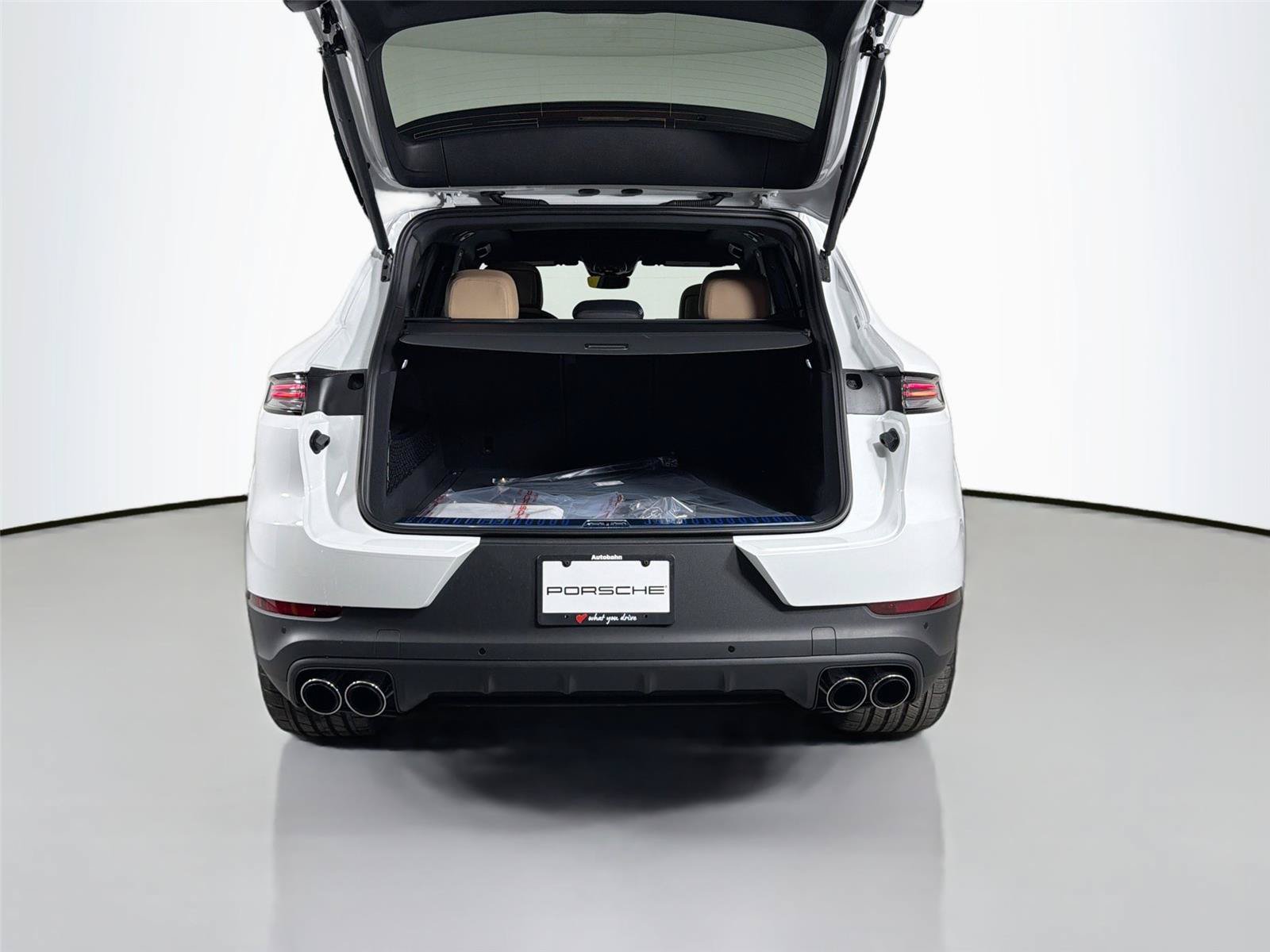 Certified 2026 Porsche Cayenne AWD/4WD image 35