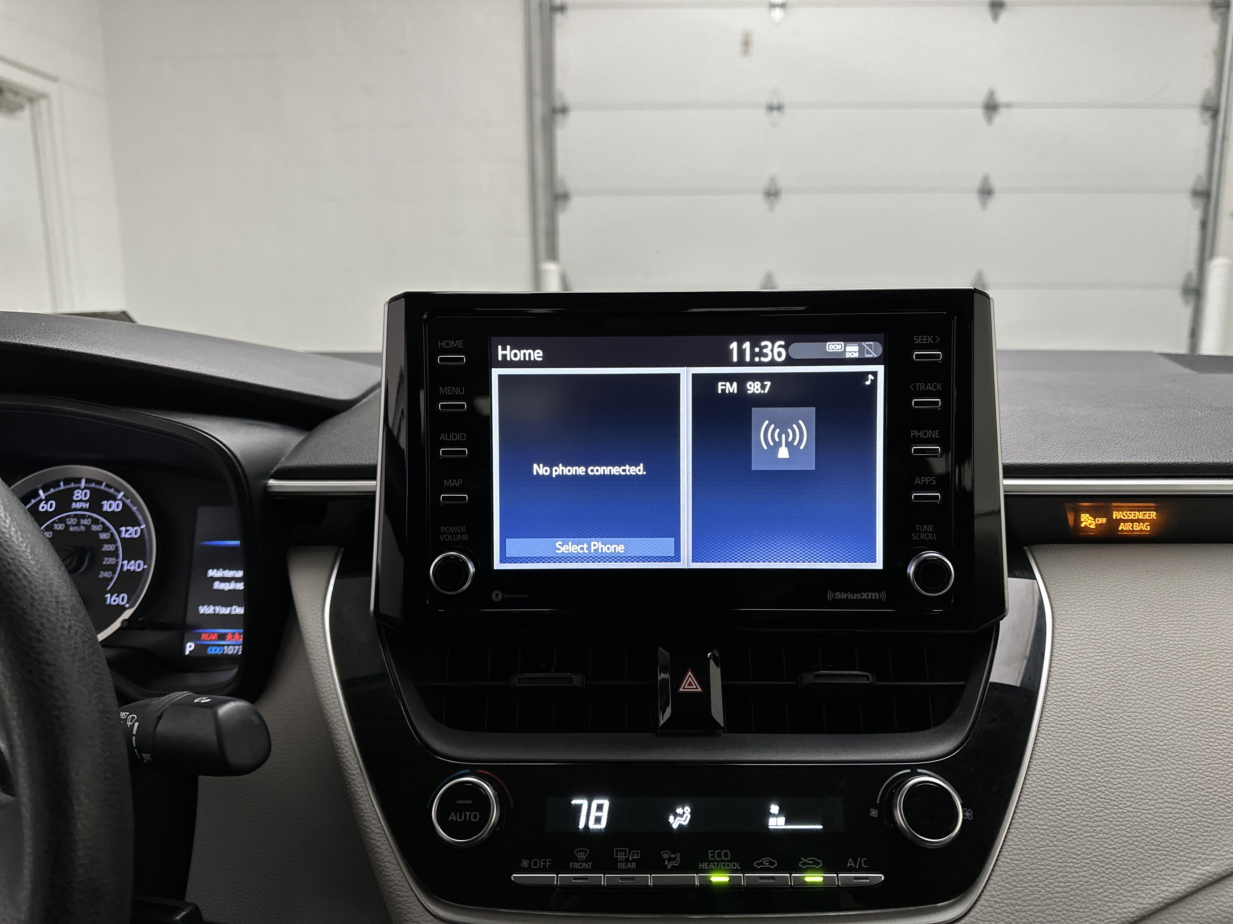 Used 2021 Toyota Corolla LE image 24