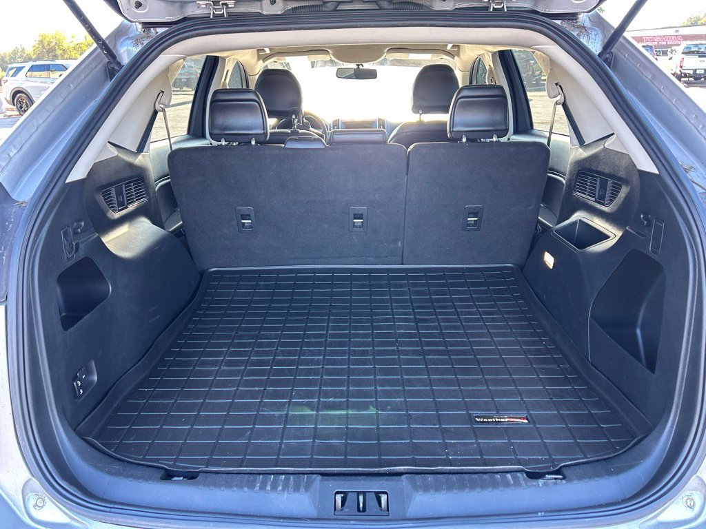 Used 2018 Ford Edge SEL w/ Equipment Group 201A AWD/4WD image 11