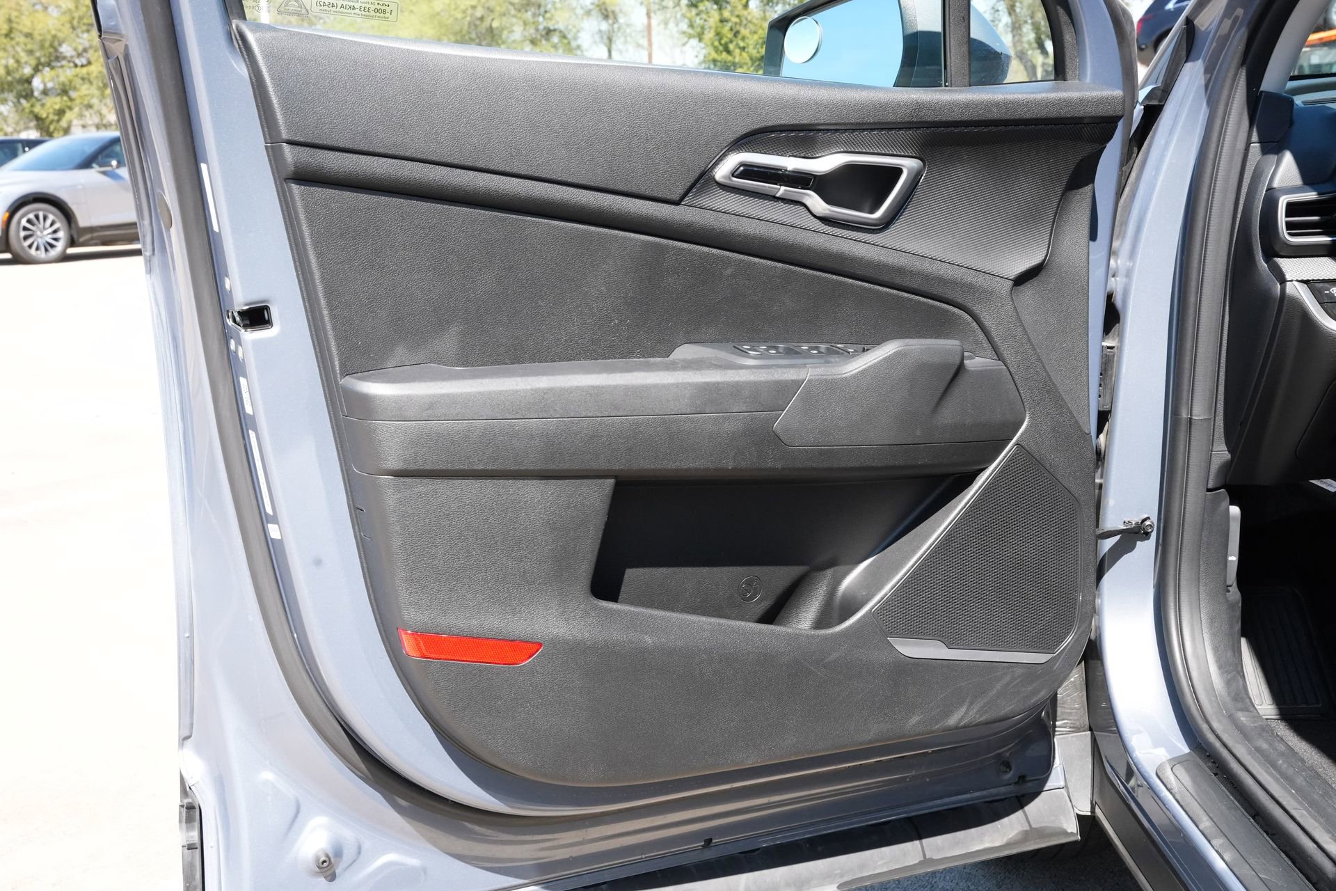 Used 2025 Kia Sportage LX image 18