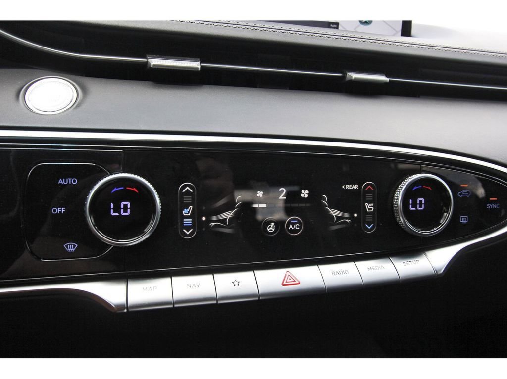 Used 2022 Genesis GV70 2.5T w/ Sport Prestige Package image 24