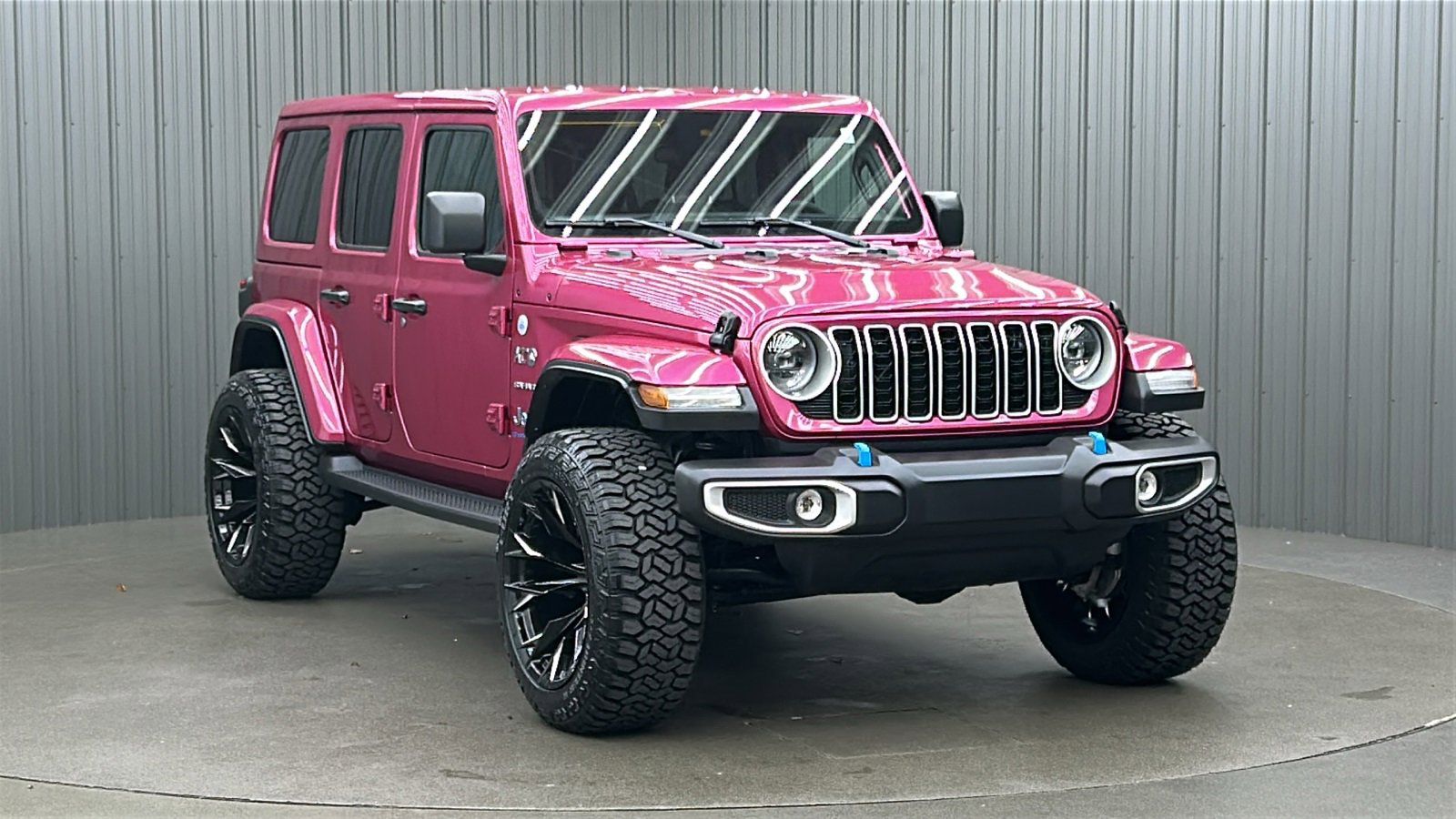 Used 2024 Jeep Wrangler Unlimited Sahara w/ Safety Group image 7