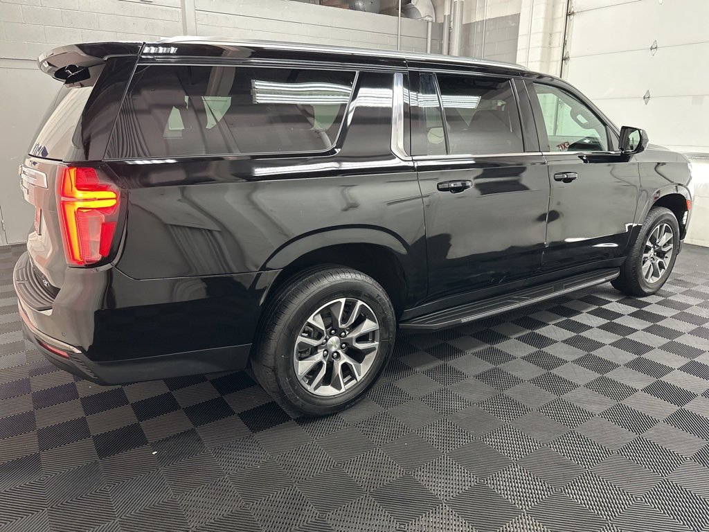 Used 2024 Chevrolet Suburban LT image 10