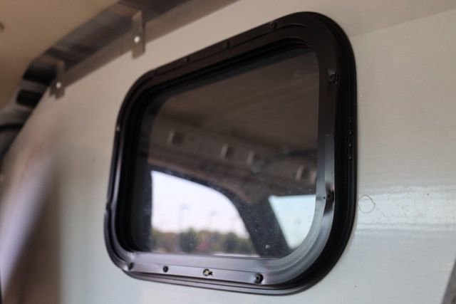 Used 2018 Chevrolet Express 2500 image 30