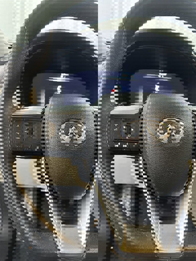 Used 2023 INFINITI QX60 Luxe image 16