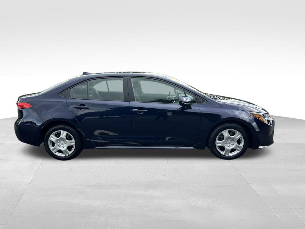 Certified 2025 Toyota Corolla LE FWD image 6