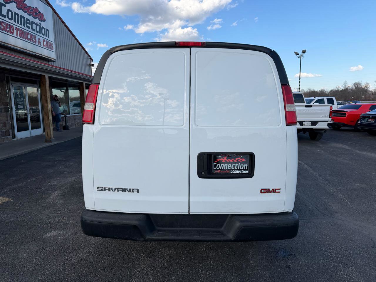 Used 2017 GMC Savana 2500 Extended image 5