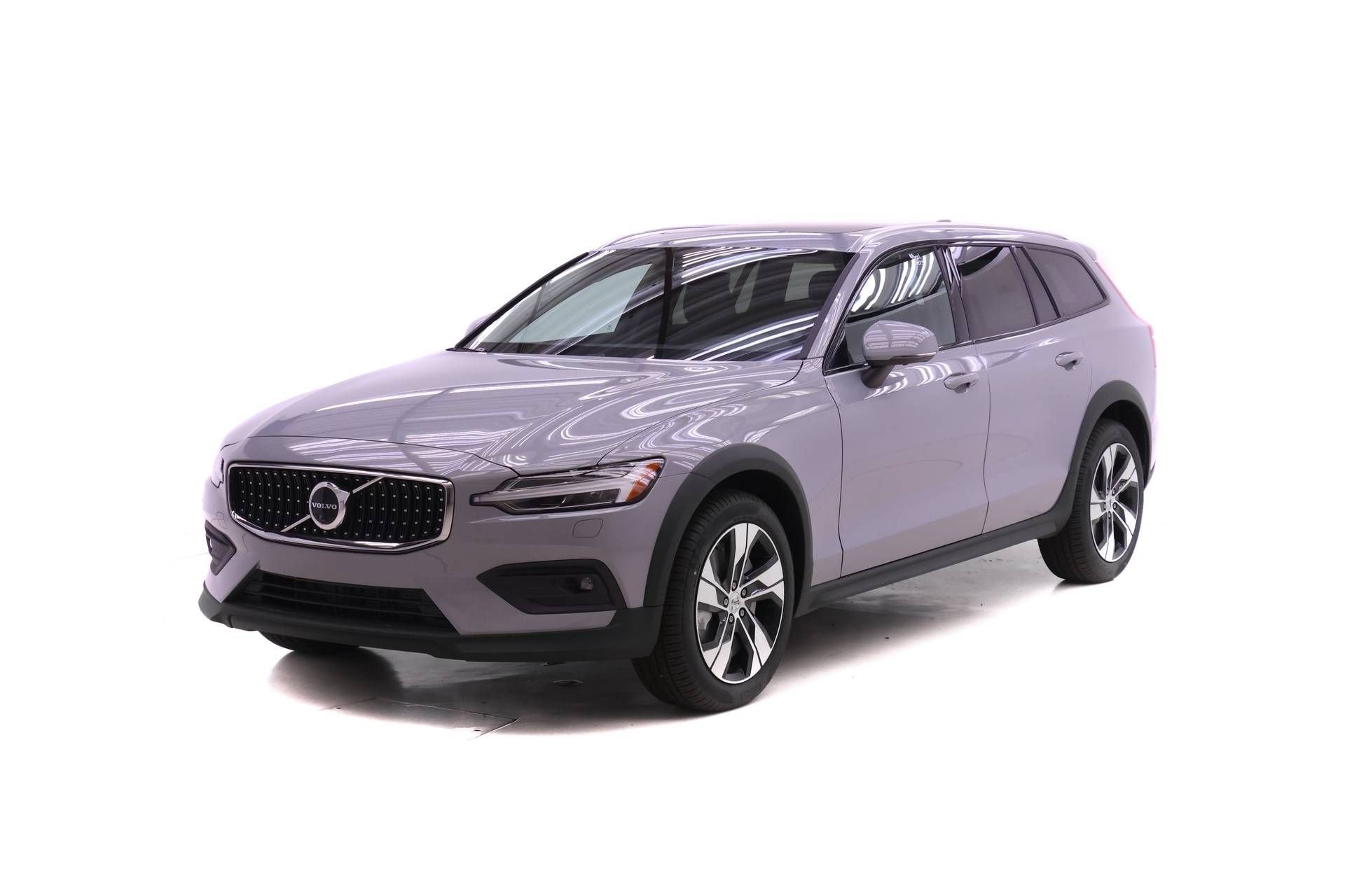 New 2026 Volvo V60 B5 Cross Country Plus w/ Climate Package AWD/4WD image 1
